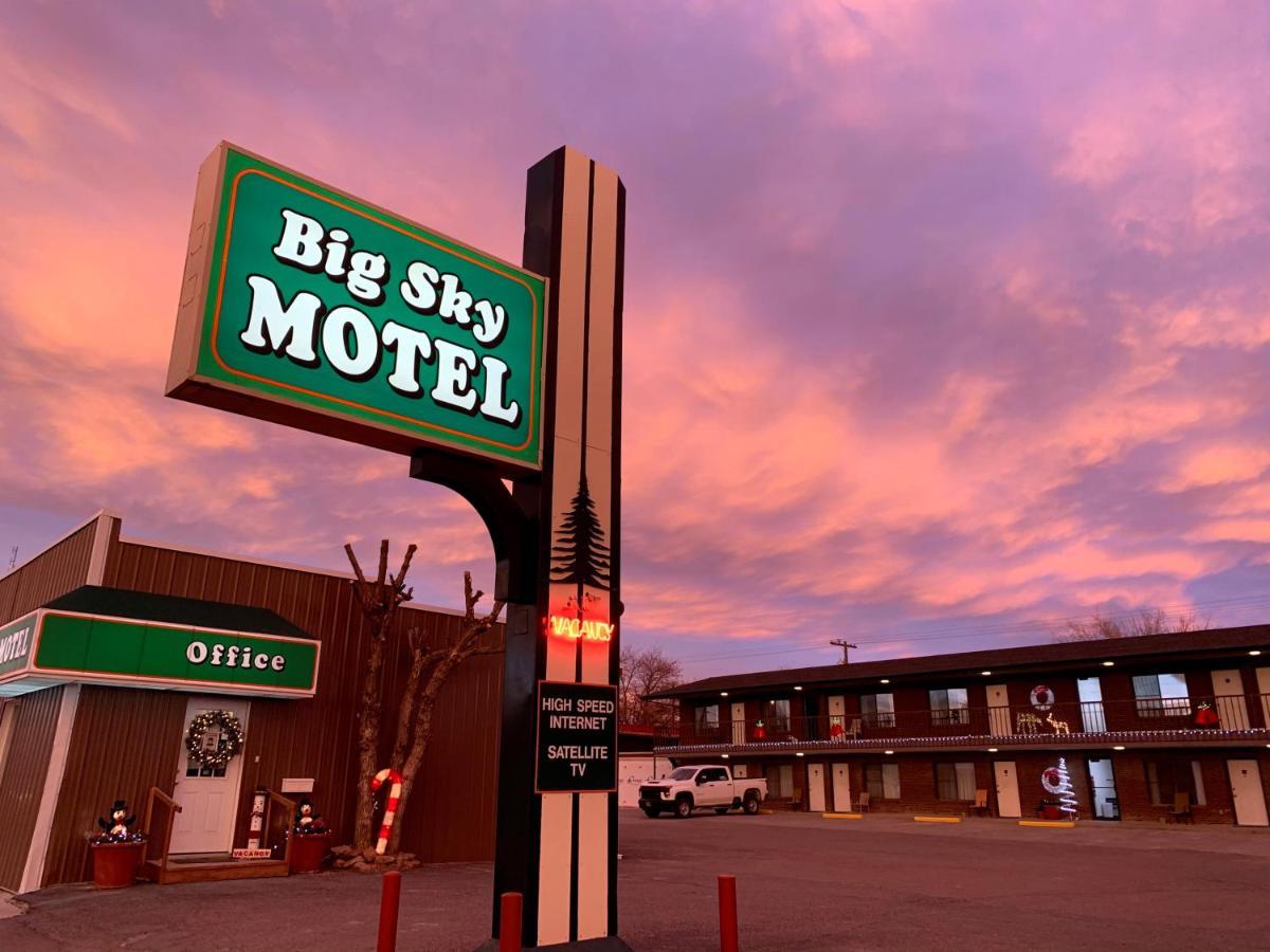 Big Sky Motel Roundup Екстер'єр фото